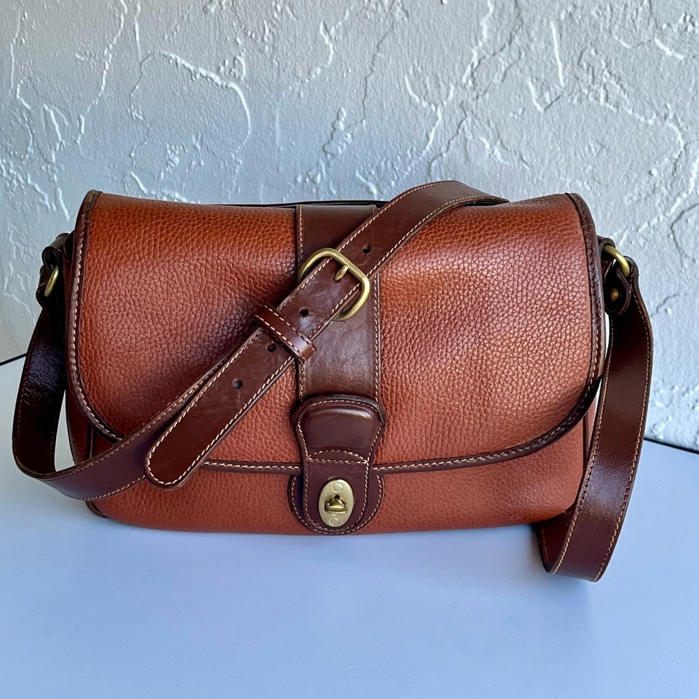 Coach Tan Leather Shoulder Bag with Gold Accents (Vintage)